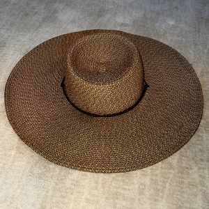 Wide brim farming / gardening straw hat